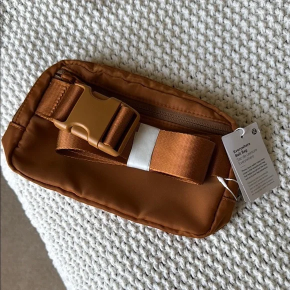 lululemon athletica EVERYWHERE BELT BAG - Picture 2 of 2
